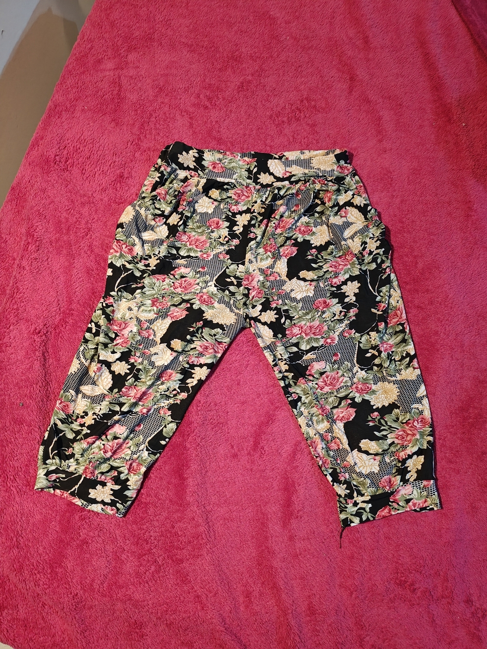 Black Floral Capri Pants